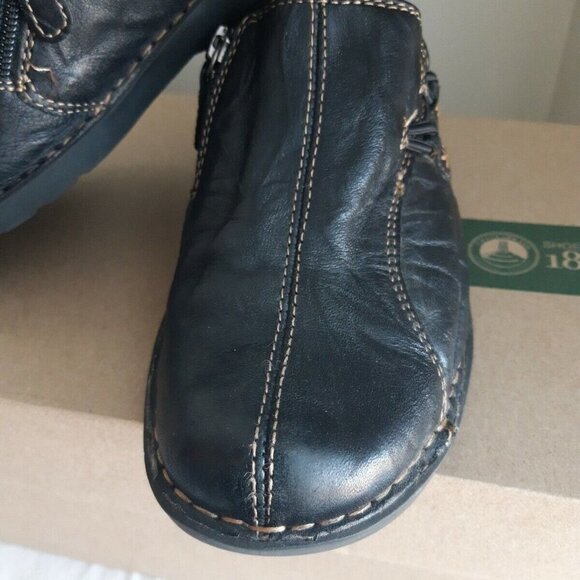 CLARKS black leather shoes loafers style 84151 contrast stitching ladies Sz 7.5 - Picture 5 of 7